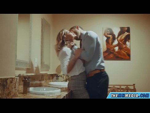❤️ Nigbati bilondi ti oyan ba tan ọ ni yara isinmi ti gbogbo eniyan ni% yo.3dhentaix.ru